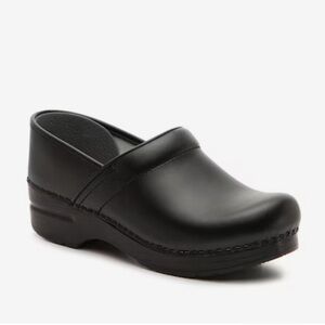 Dansko Professional Clog matte black